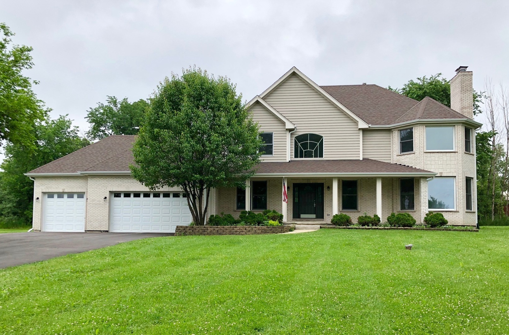 Property Photo:  10 Chippewa Drive  IL 60543 