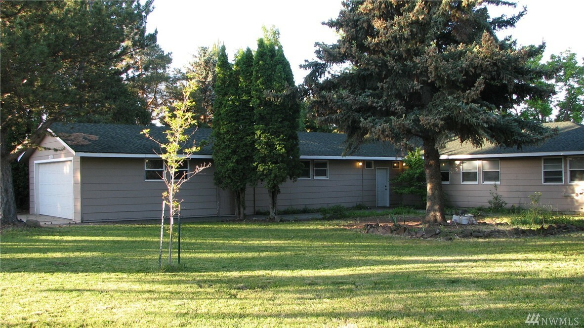 Property Photo:  2004 E Mount Daniels  WA 98926 