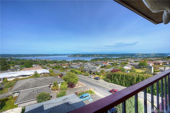 1902 W Bridgeport Wy 405  University Place WA 98466 photo