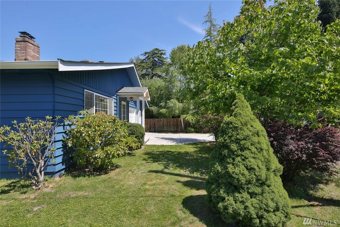 Property Photo:  2824 NE 107th St  WA 98125 