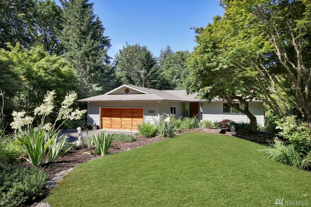 Property Photo:  10014 Gig Harbor Dr NW  WA 98332 