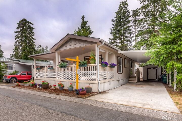 Property Photo:  18425 NE 95th St 192  WA 98052 
