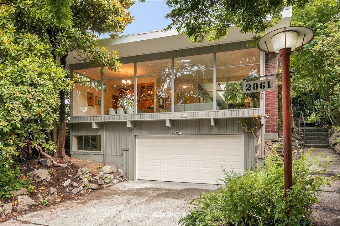 Property Photo: 2061 Interlaken Place E WA 98112