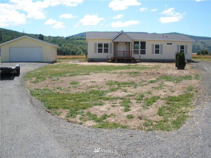 Property Photo:  35 Eagle Lane  WA 98612 
