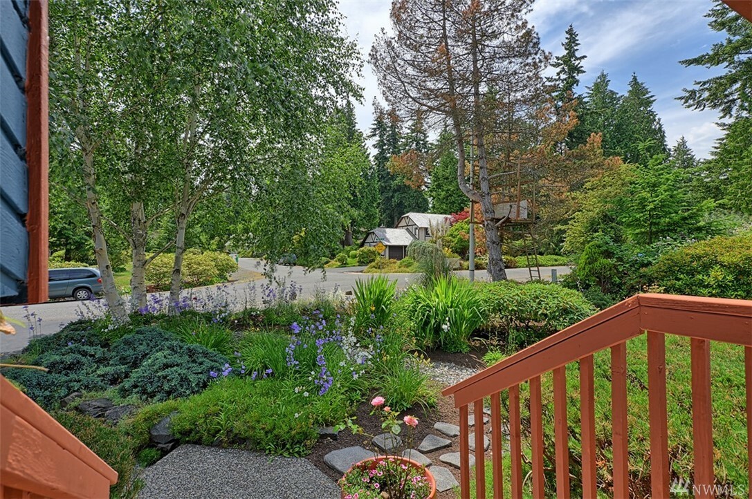 Property Photo:  6125 150th Place SW  WA 98026 