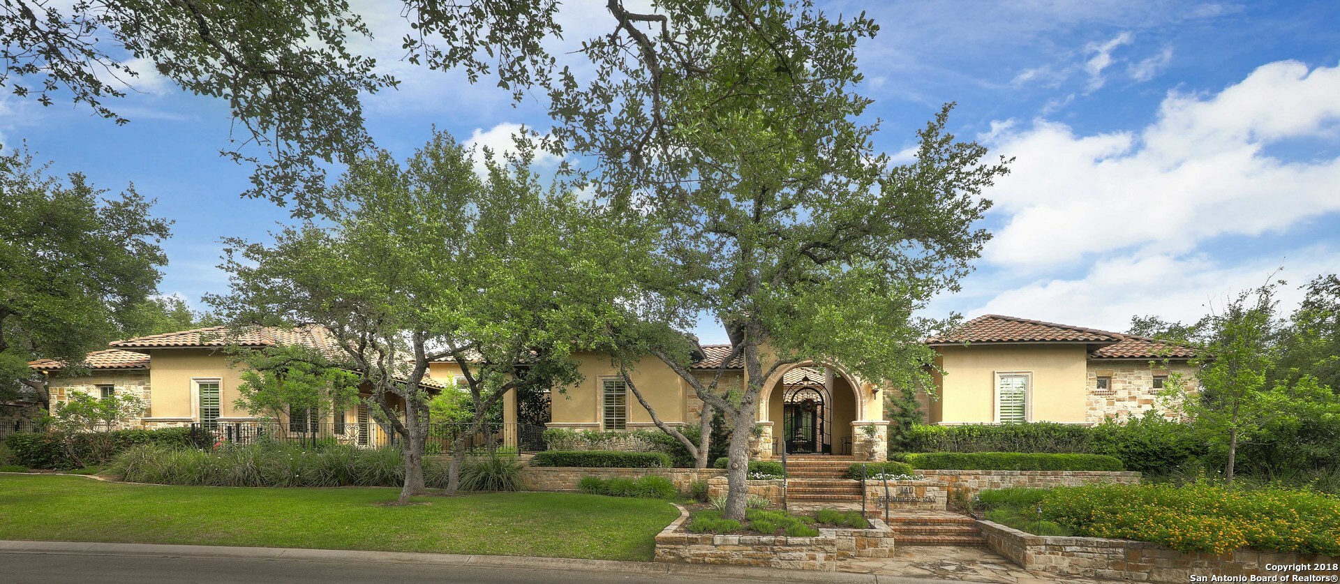 Property Photo:  140 Turnberry Way  TX 78230 