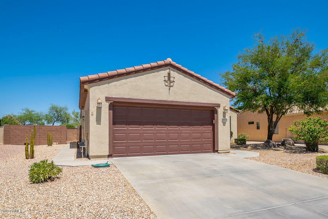 Property Photo:  18553 N Summerbreeze Way  AZ 85374 