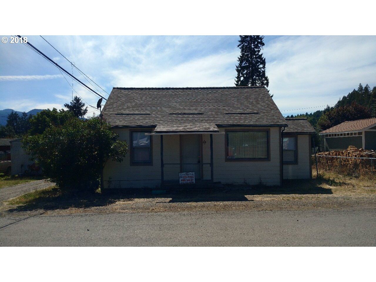 Property Photo: 76448 Maple St OR 97463