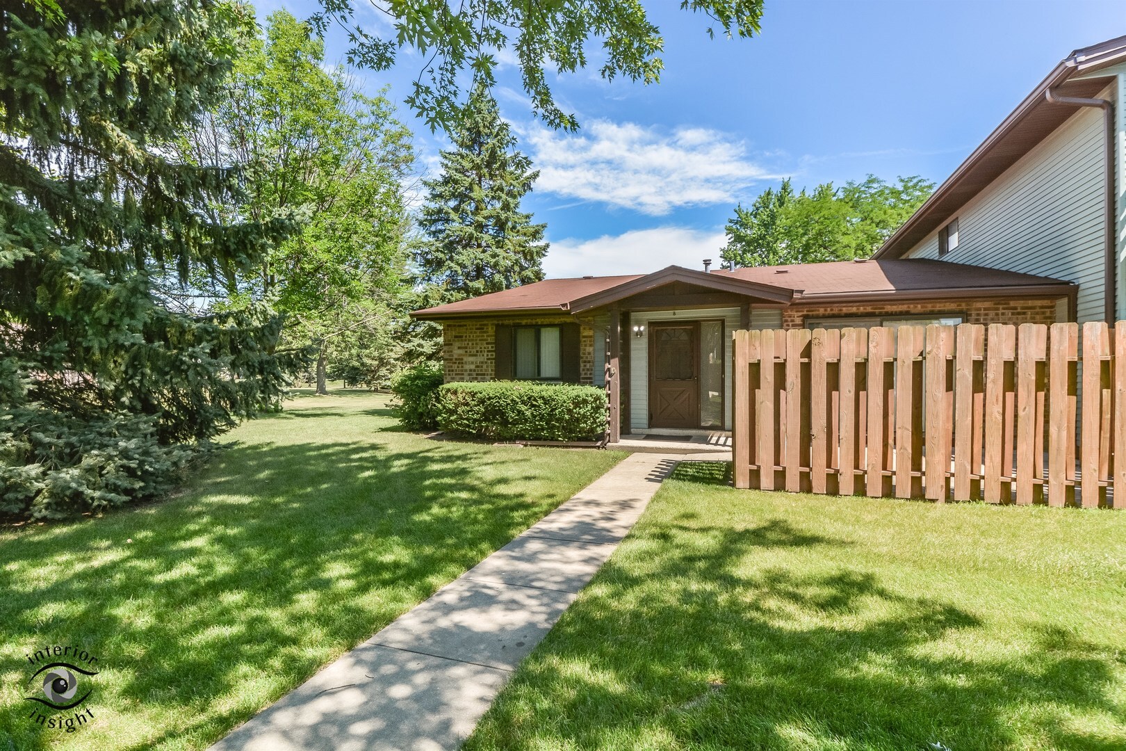 Property Photo: 1590 Burton Court B IL 60505