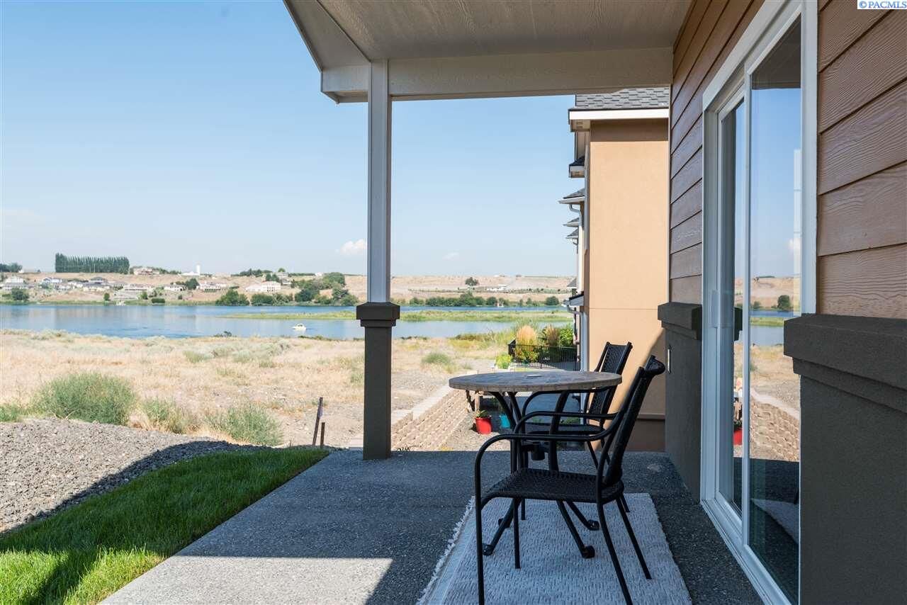 Property Photo:  294 River Haven Ct  WA 99354 