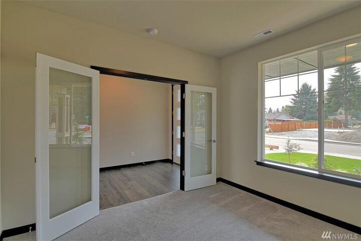 Property Photo: 8 101st Ave NE WA 98258