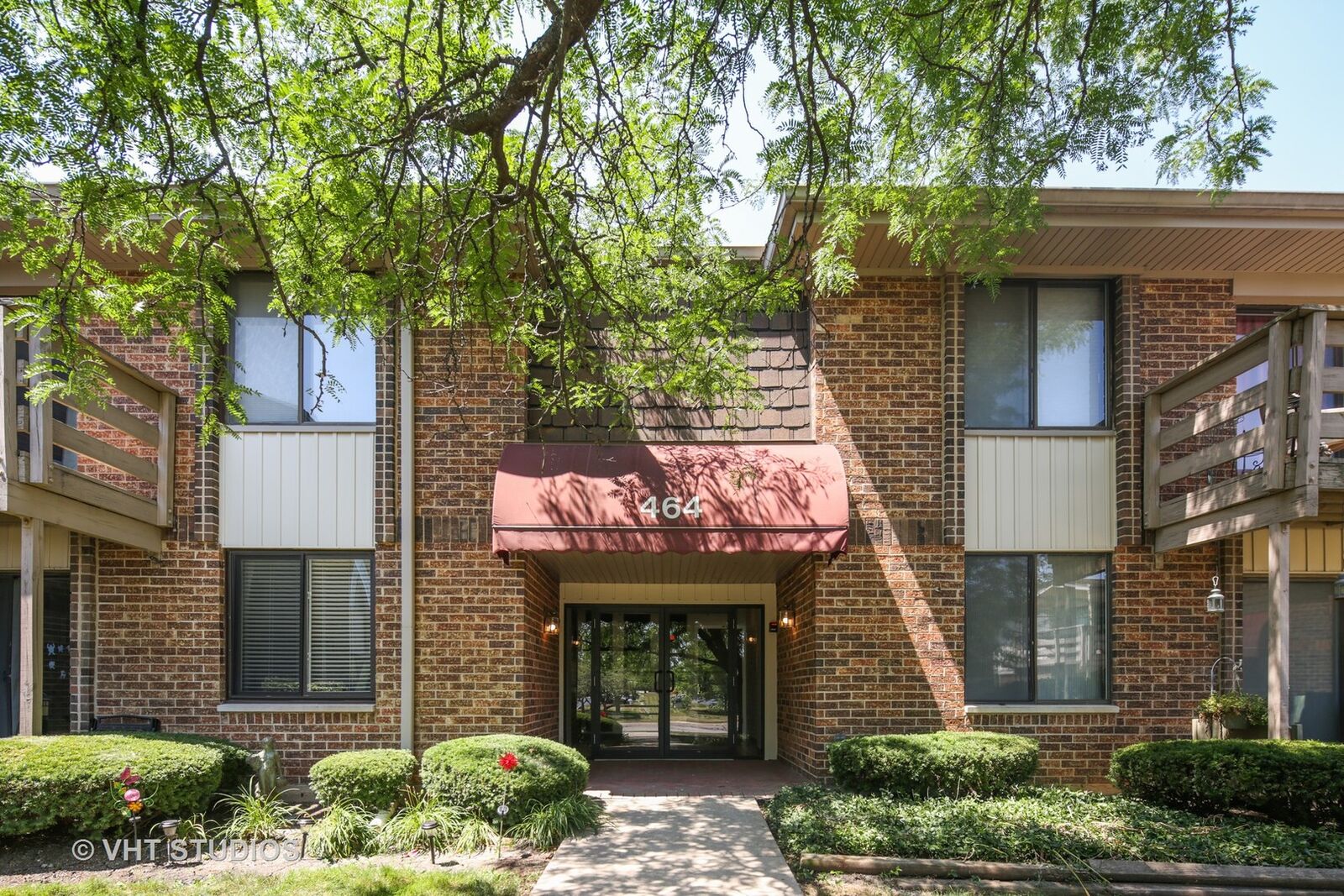 Property Photo:  464 Raintree Court 2B  IL 60137 