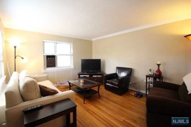 Property Photo:  476 Heath Place 29  NJ 07601 