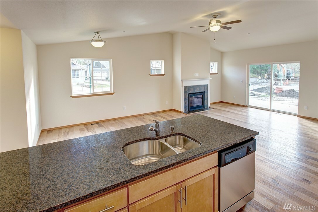 Property Photo:  702 Kodiak Lane 54  WA 98226 