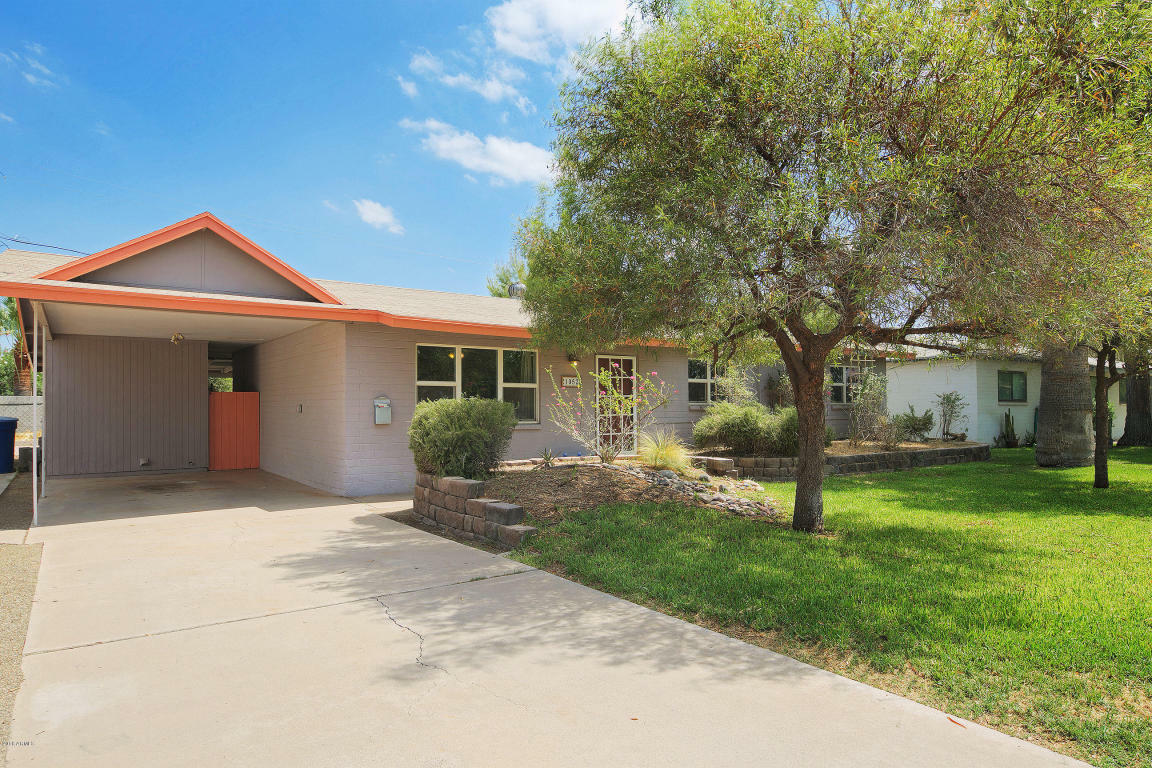 Property Photo:  1052 W Elna Rae Street  AZ 85281 