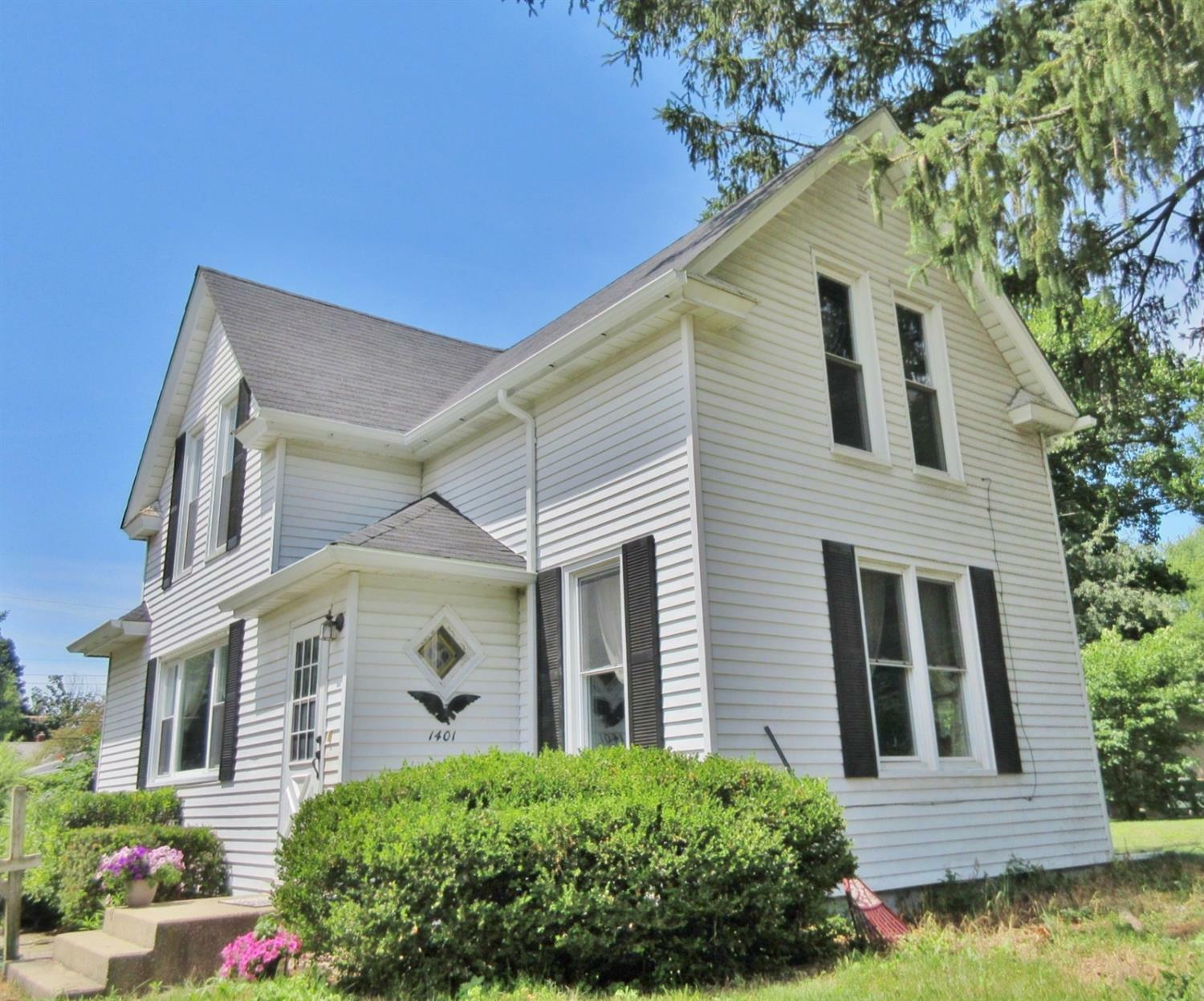 Property Photo:  1401 Washington Street  IN 46383 