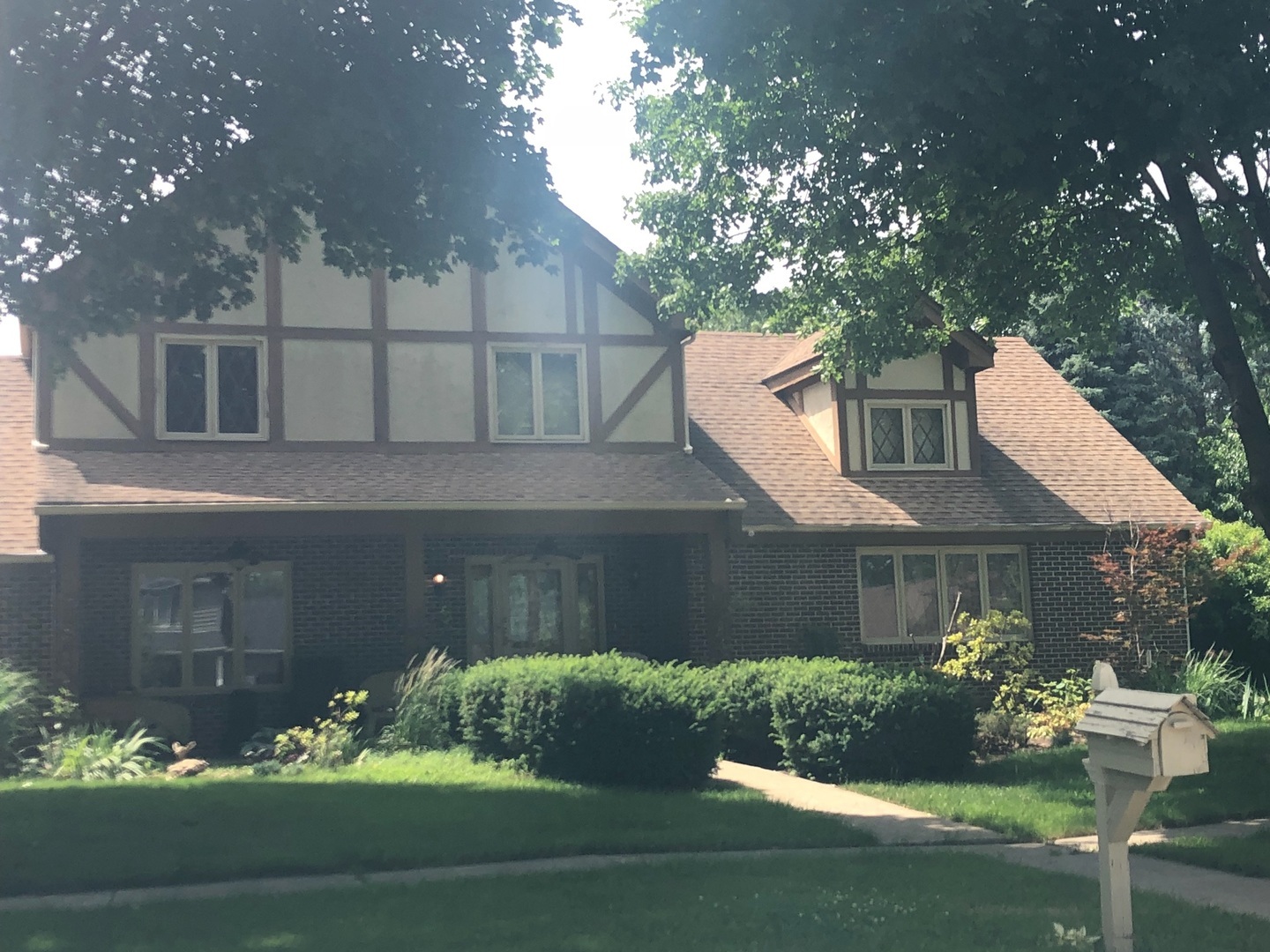 Property Photo: 301 Sanders Court IL 60560