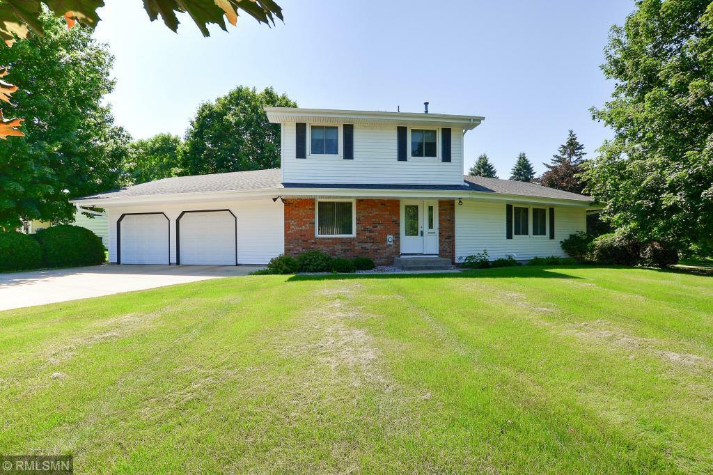 Property Photo:  812 10th Street NW  MN 55313 