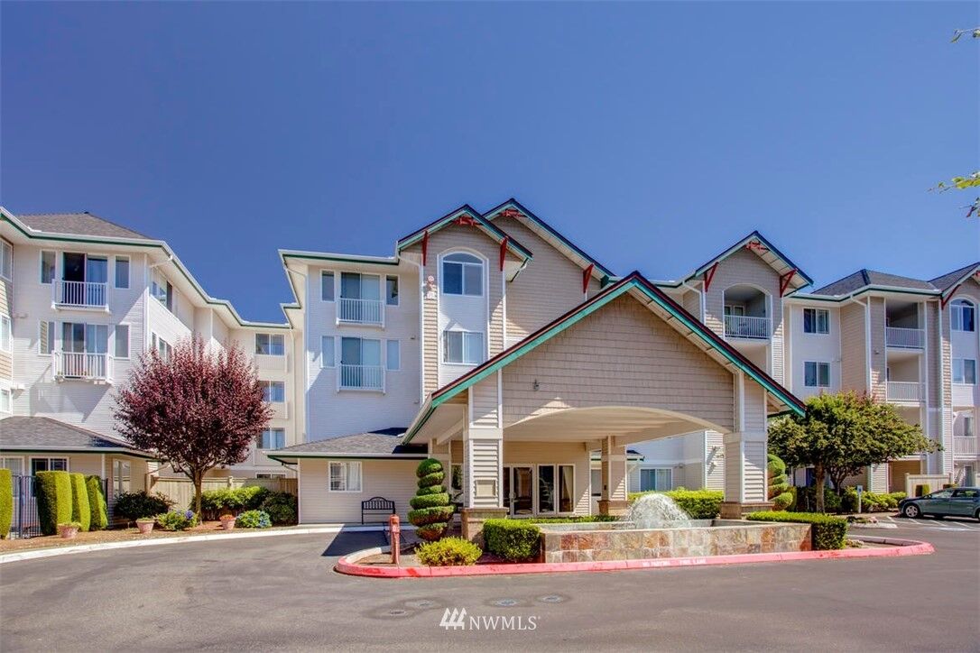 Property Photo: 13301 SE 79th Place A208 WA 98059