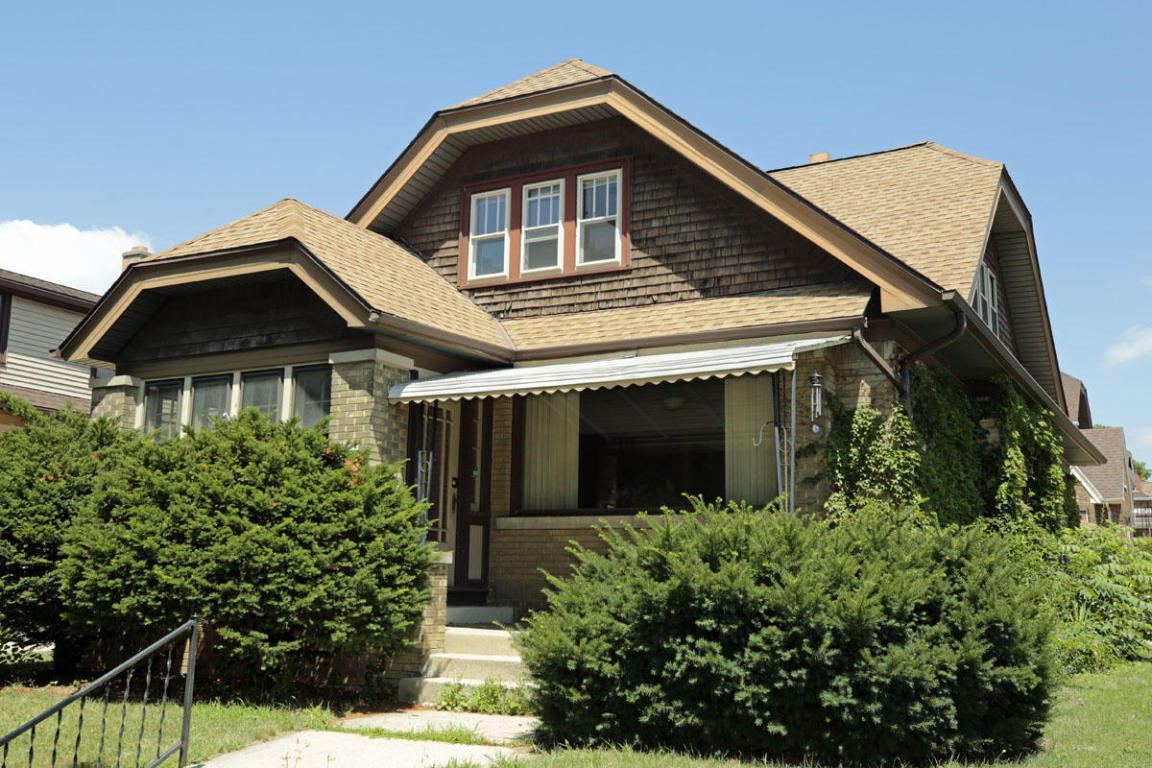 Property Photo:  4402 W Martin Dr  WI 53208 