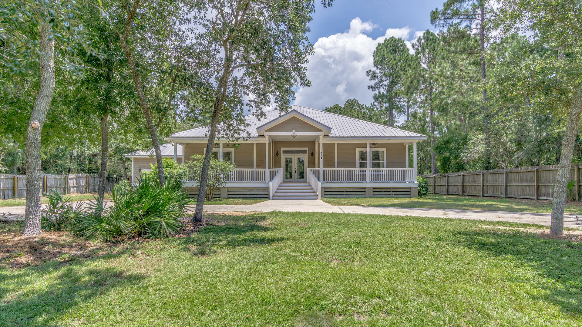 Property Photo:  691 Mallet Bayou Road  FL 32439 