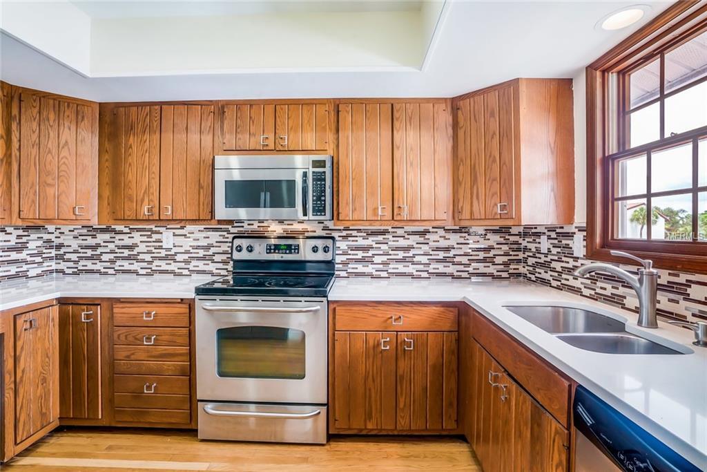 Property Photo: 1584 Stickney Point Road 103 FL 34231