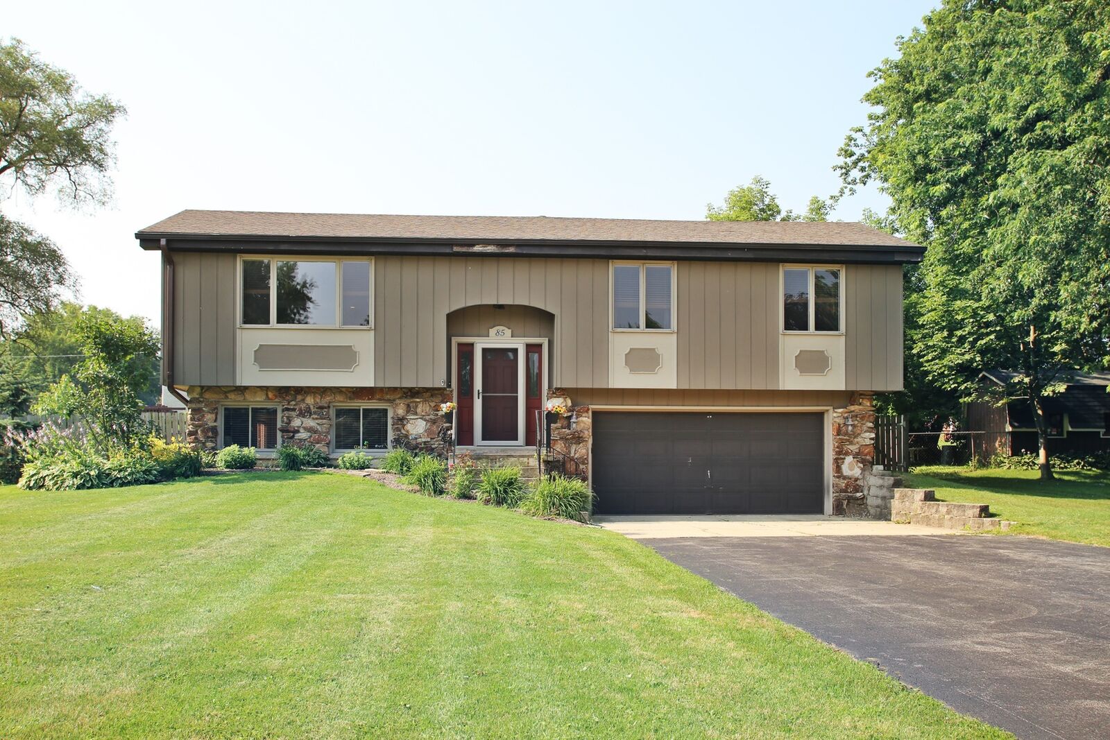 Property Photo:  85 Turner Avenue  IL 60172 