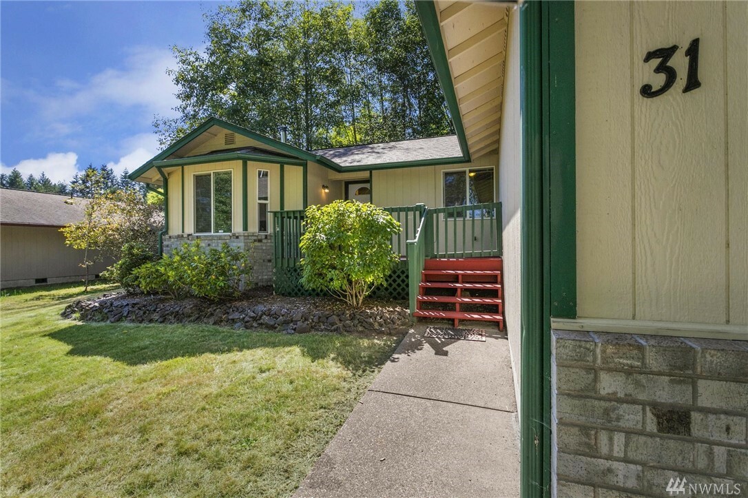 Property Photo:  31 E Huckleberry Dr  WA 98546 