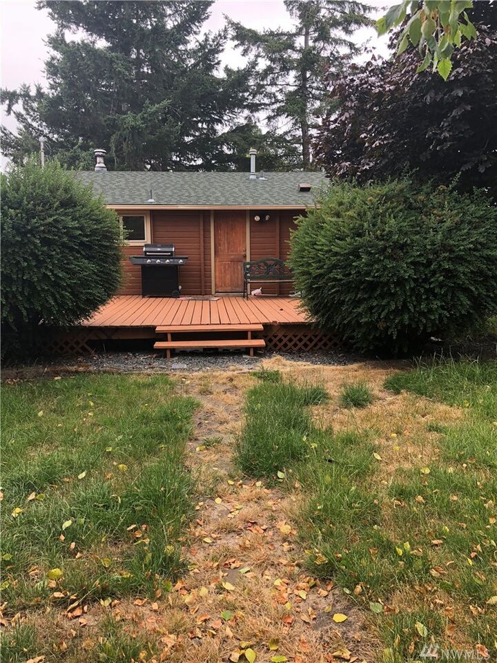 Property Photo: 962 Carl Ave WA 98277