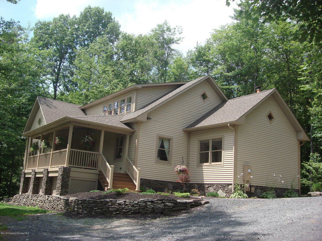 Property Photo:  202 Stone Wall Lane  PA 18657 