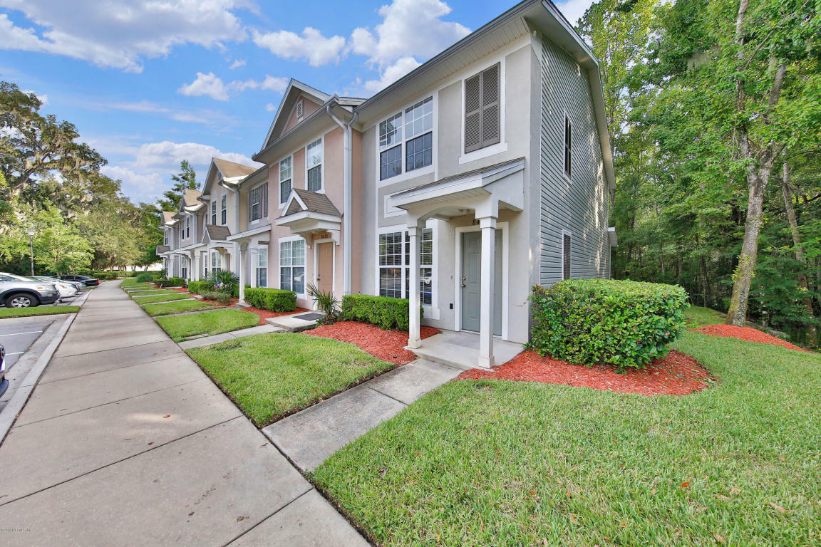 Property Photo:  8424 Thornbush Court  FL 32216 