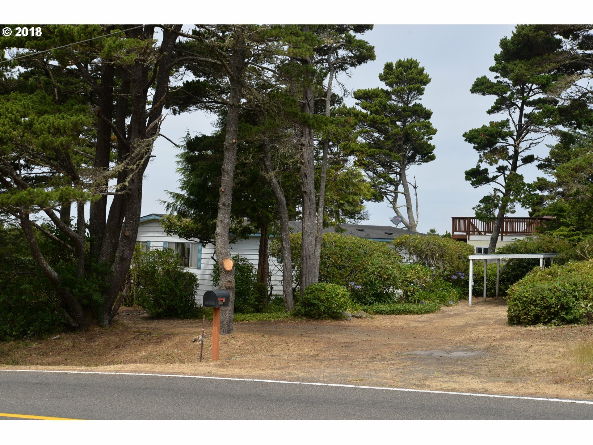 Property Photo: 4683 N Jetty Rd OR 97439