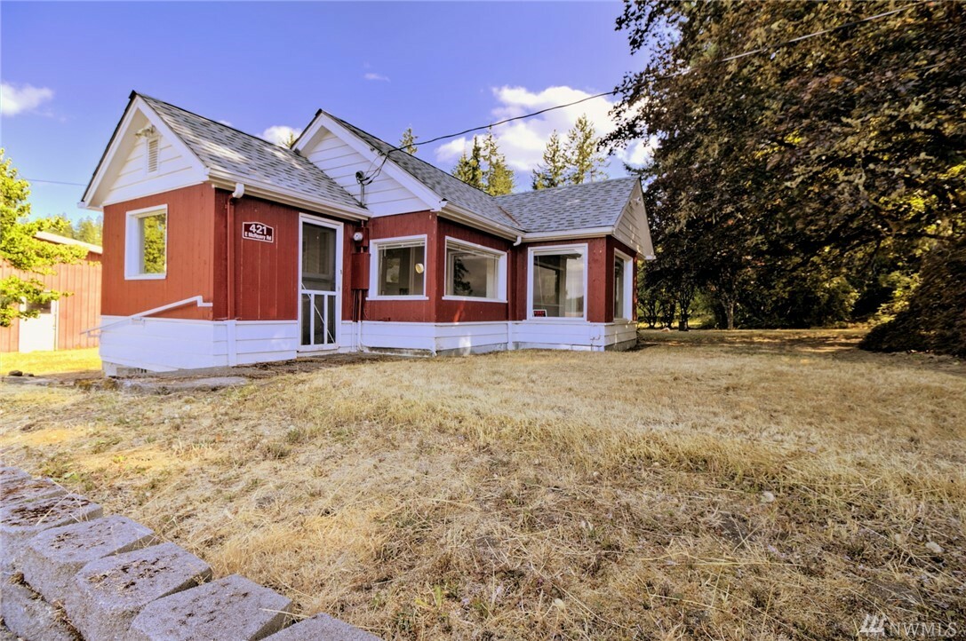 Property Photo:  421 E McReavy Rd  WA 98592 