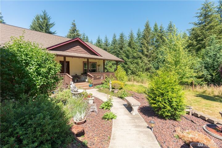 3 bed Winlock home for sale 101 Troutman Dr, Winlock, WA 98596