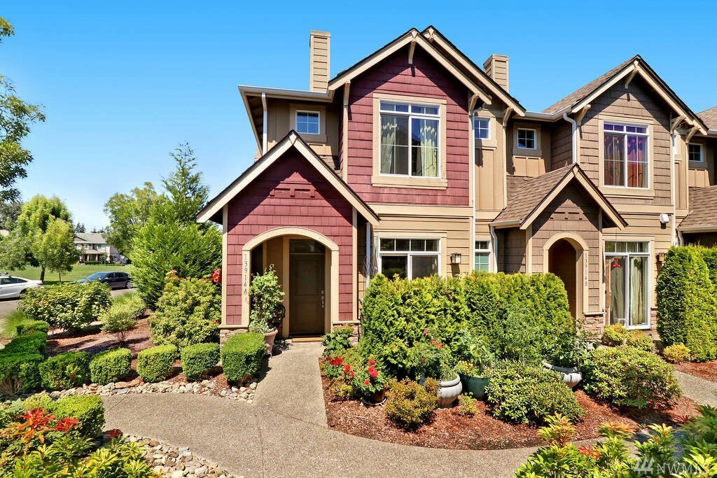 Property Photo:  13914 Northpointe Cir A  WA 98012 