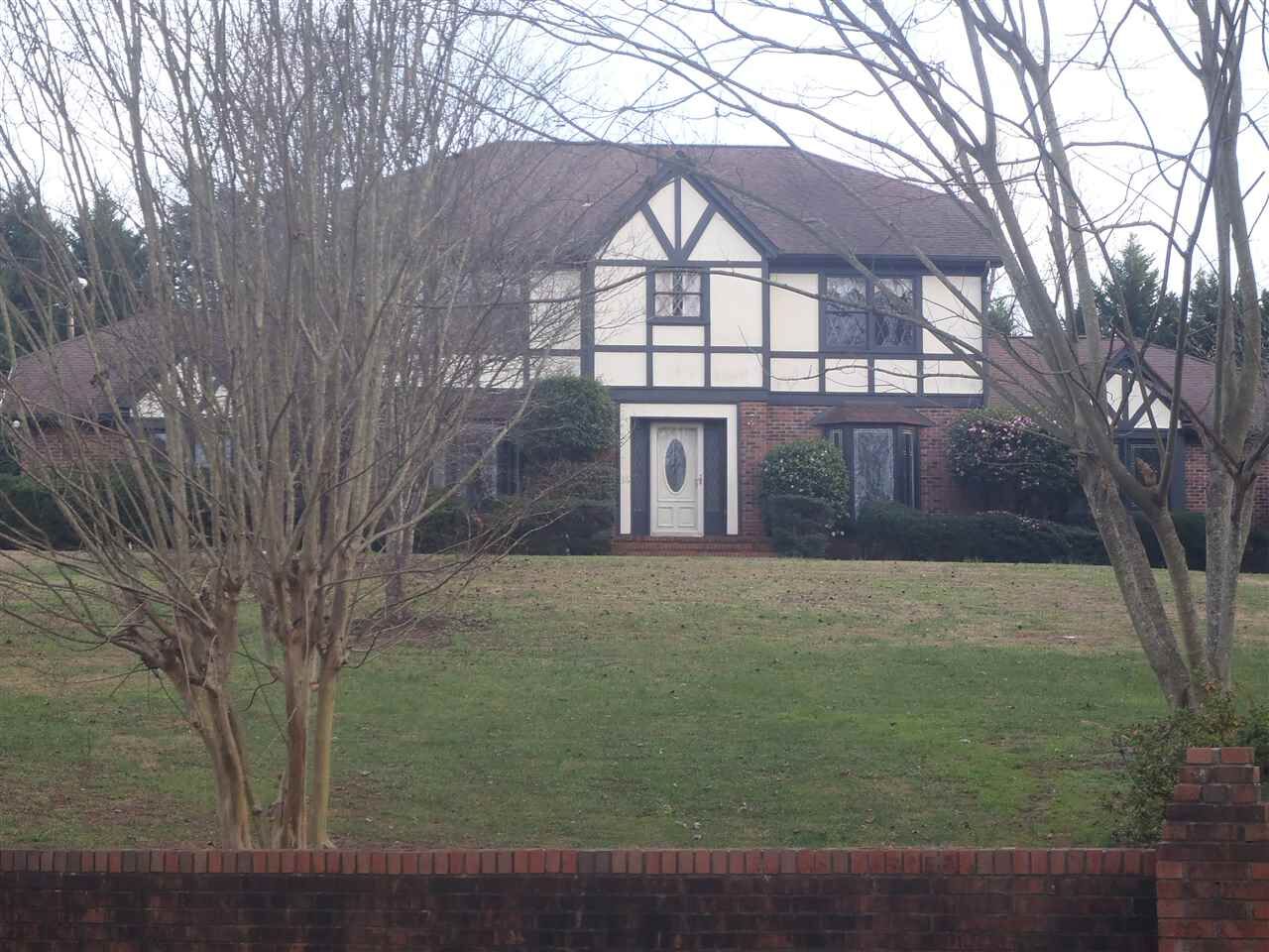 Property Photo: 206 Dunbarton Drive SC 29307