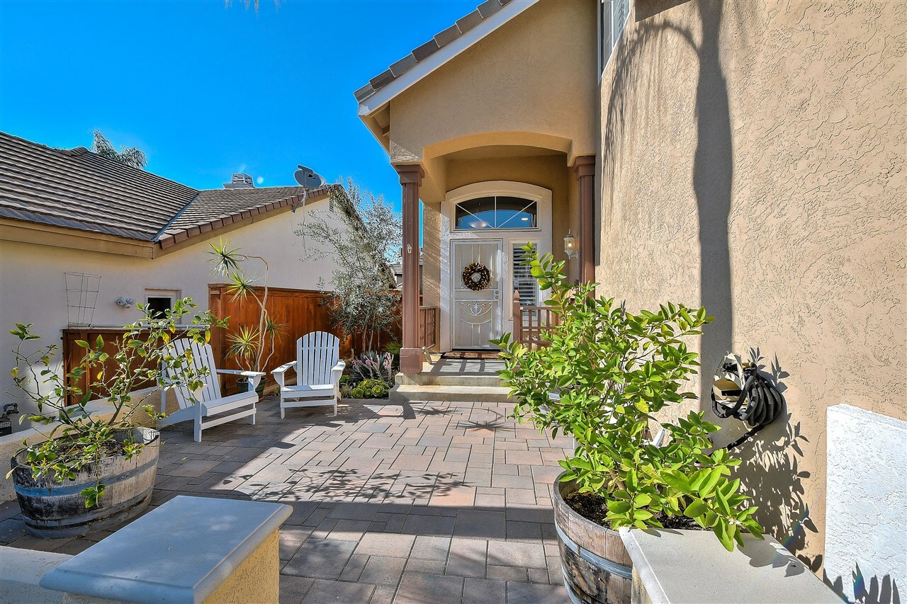 Property Photo:  624 Buckhorn Avenue  CA 92078 