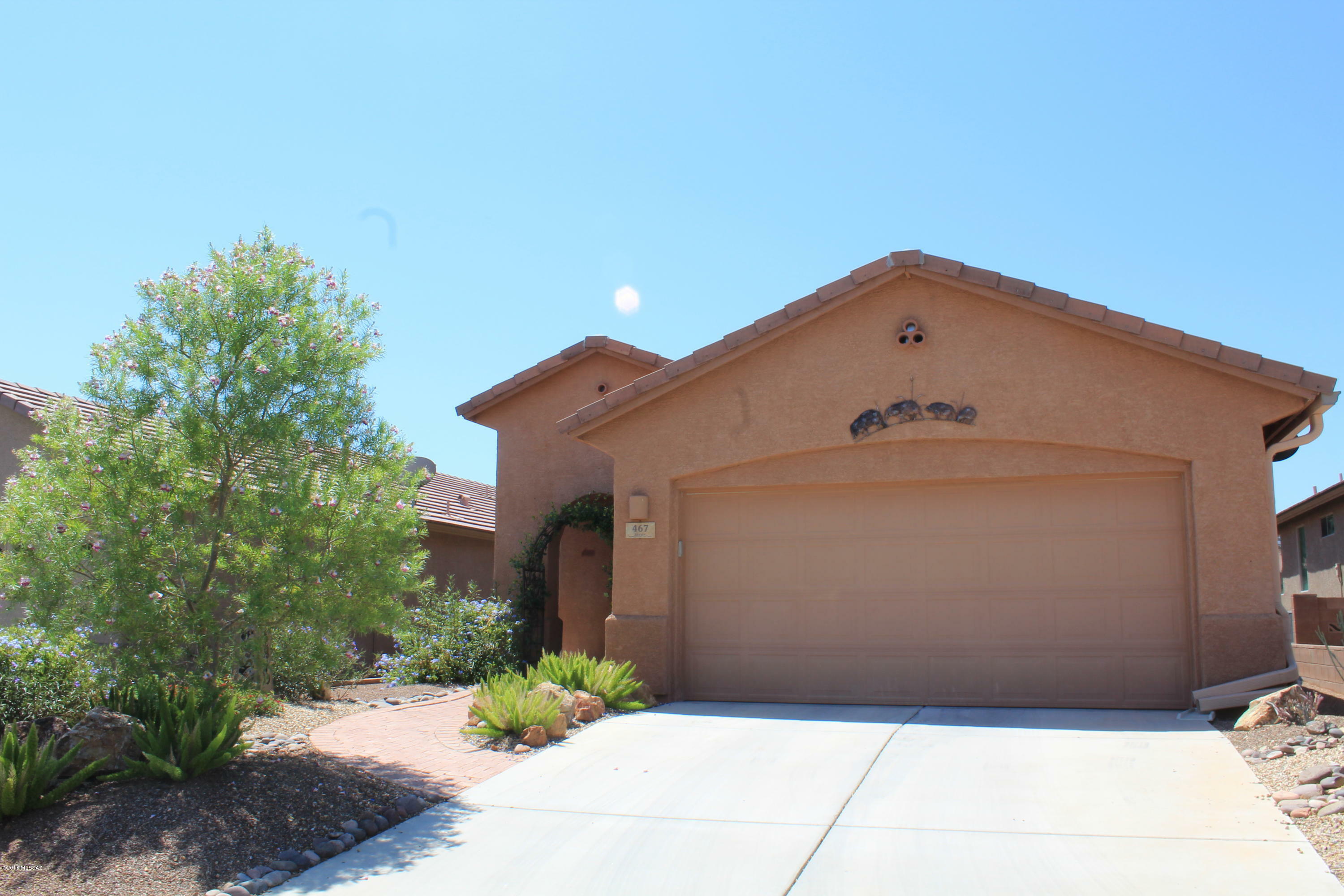 Property Photo:  467 W Astruc Drive  AZ 85614 