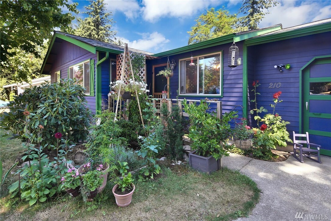 Property Photo: 210 Sable Dr WA 98247