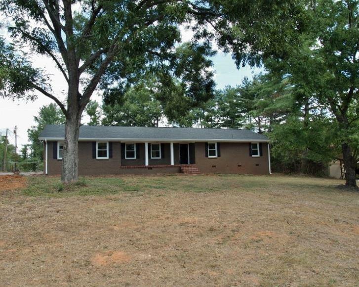 Property Photo:  604 Greenview Drive  SC 29625 