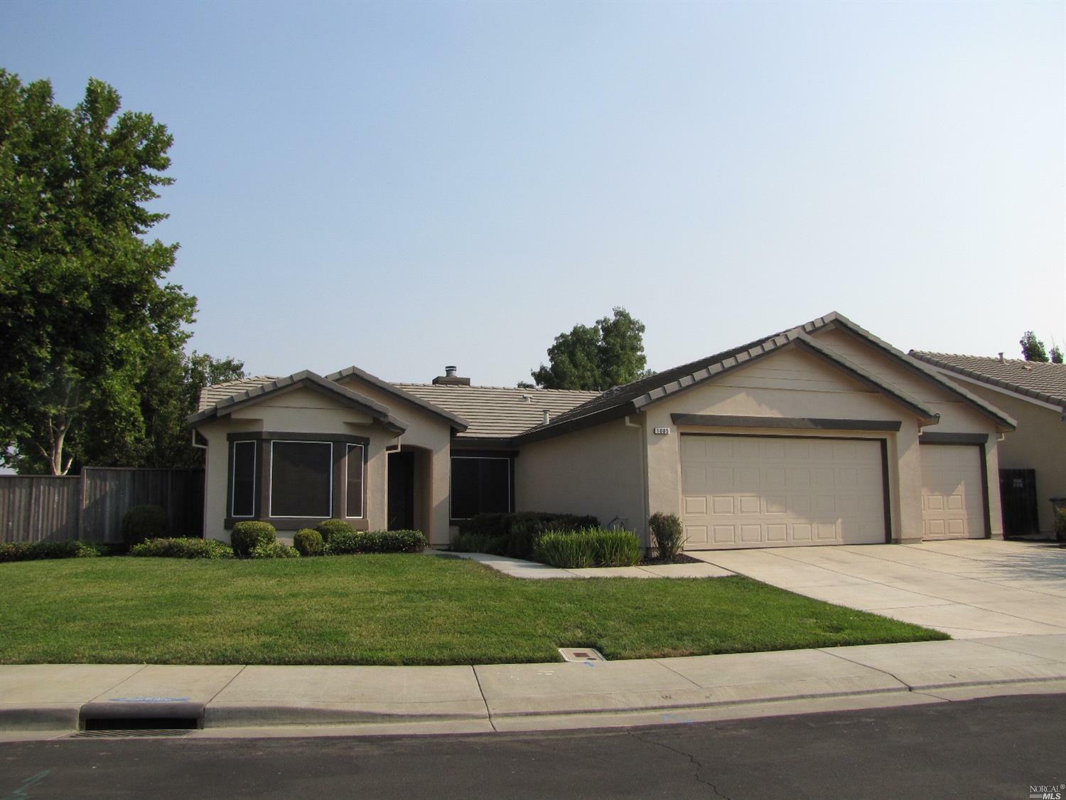 1005 Ackley Court  Dixon CA 95620 photo