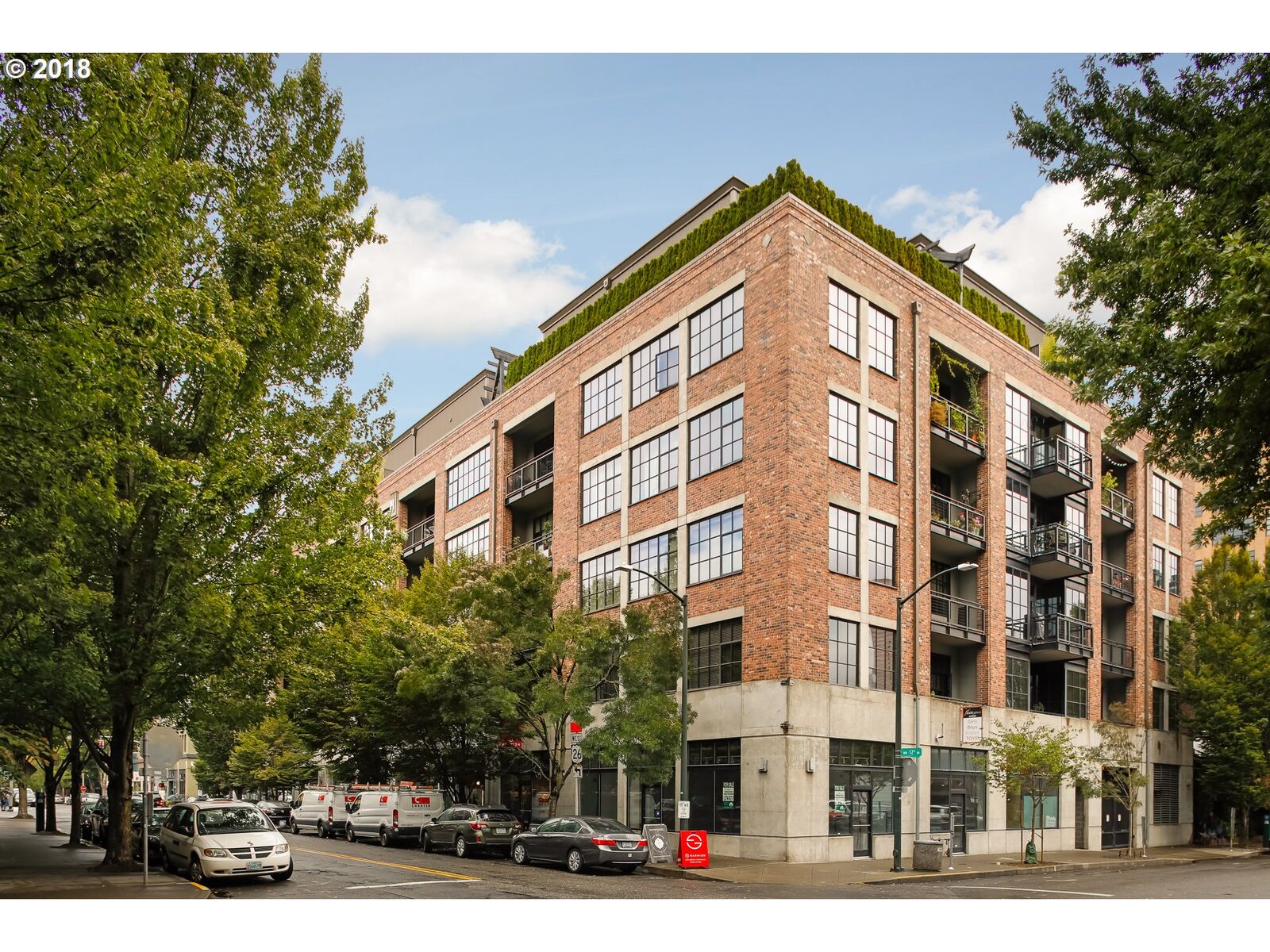 Property Photo:  408 NW 12th Ave 213  OR 97209 