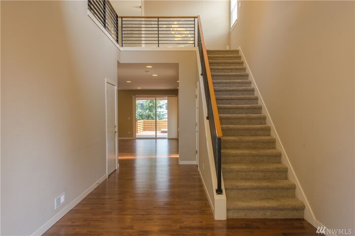 Property Photo:  9550 Fremont Ave N  WA 98103 