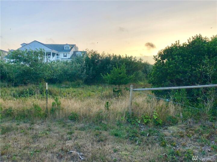 Property Photo:  863 Ocean Shores Blvd NW  WA 98569 