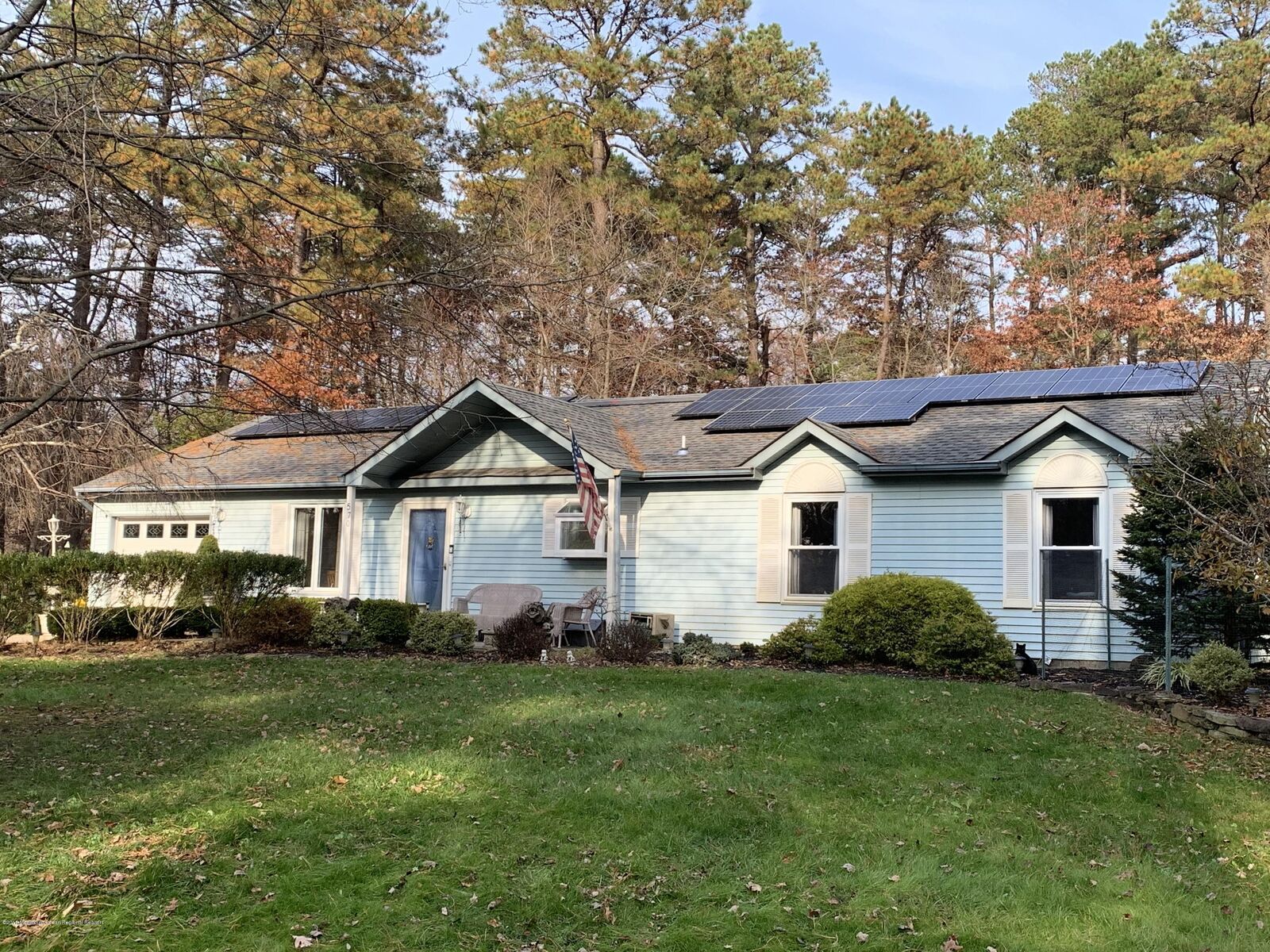 Property Photo:  570 Buttonwood Drive  NJ 08527 