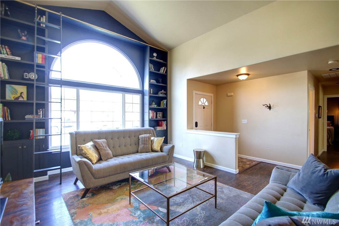 Property Photo: 923 Presidio Place WA 98284