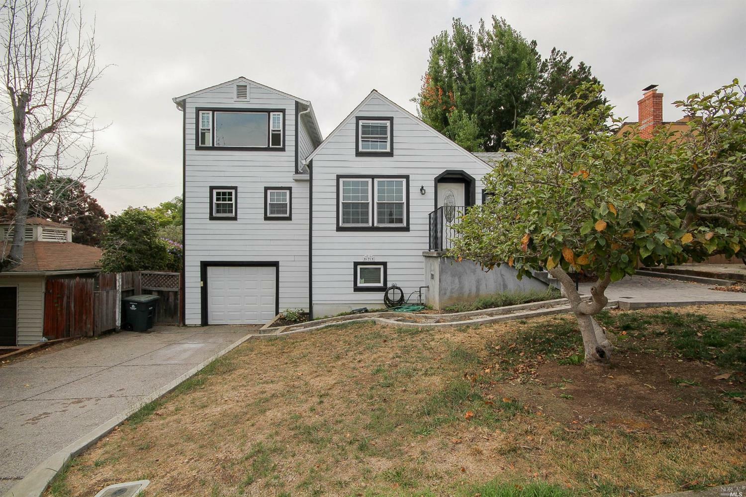 Property Photo: 627 La Cadena Street CA 94590