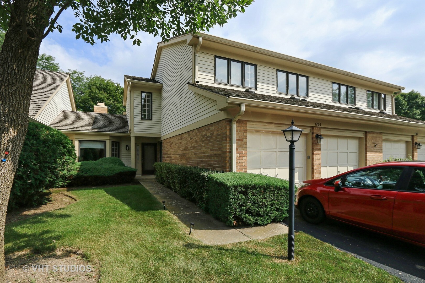 Property Photo:  1201 Emerson Lane  IL 60048 