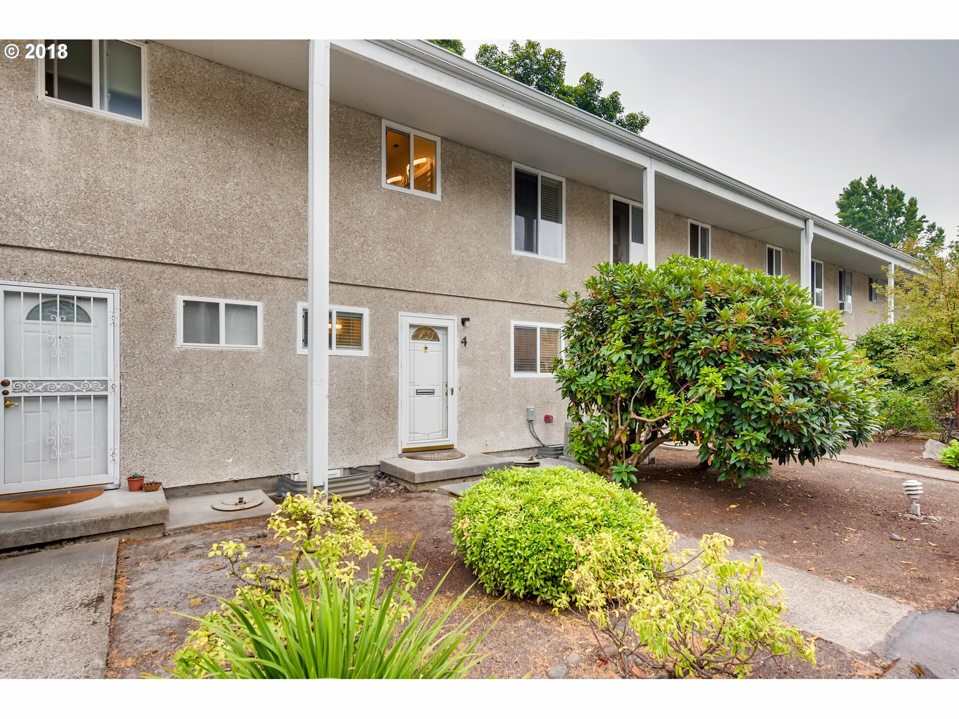 Property Photo: 3535 SE Gladstone St 4 OR 97202