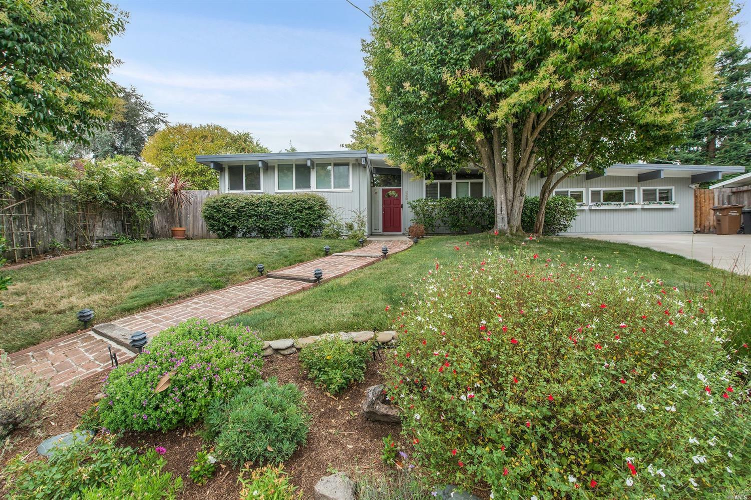 Property Photo:  859 Pine Lane  CA 94903 